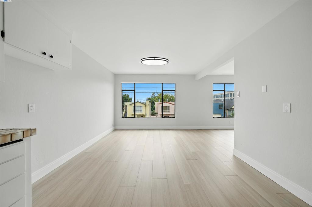 DALY CITY - Residential