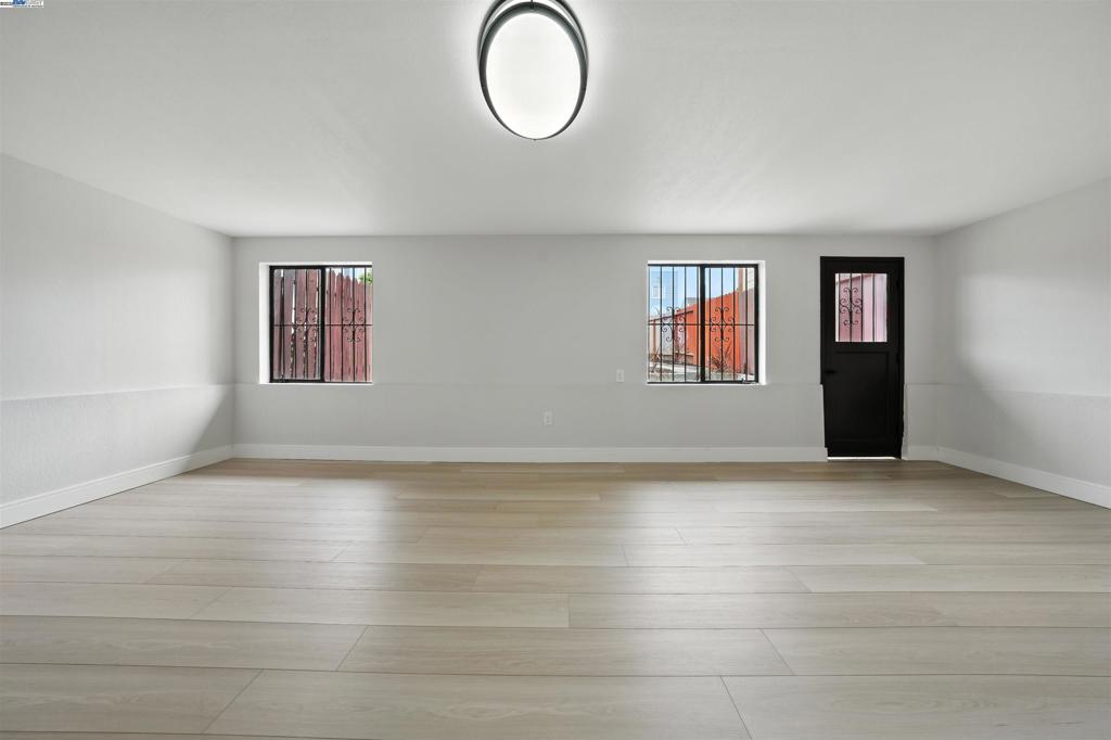 DALY CITY - Residential