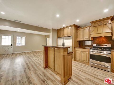 Photo of 5341 STROHM Avenue, North Hollywood, CA 91601 (MLS # 25609327) Photo of 5341 STROHM Avenue, North Hollywood, CA 91601 (MLS # 25609327)