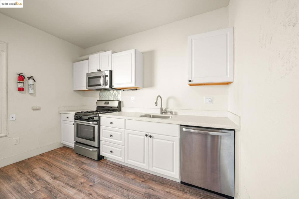 OAKLAND - Residential Income