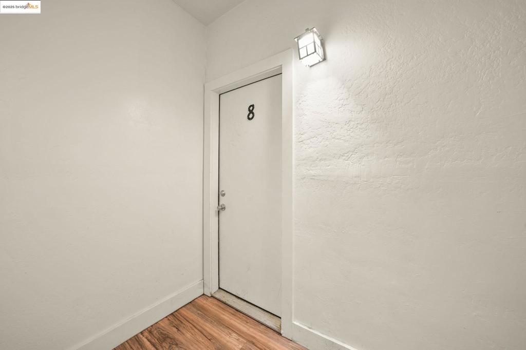 OAKLAND - Residential Income