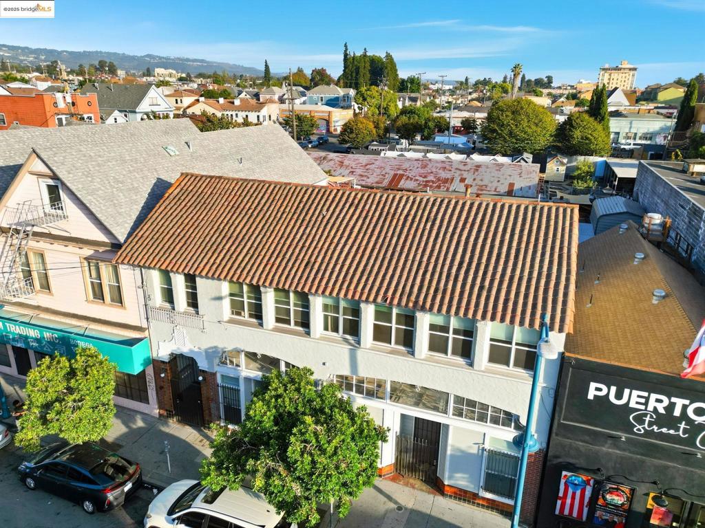 OAKLAND - Residential Income