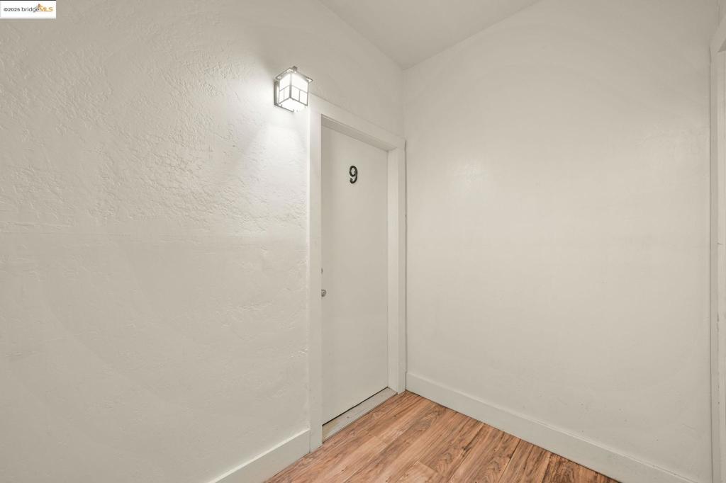 OAKLAND - Residential Income