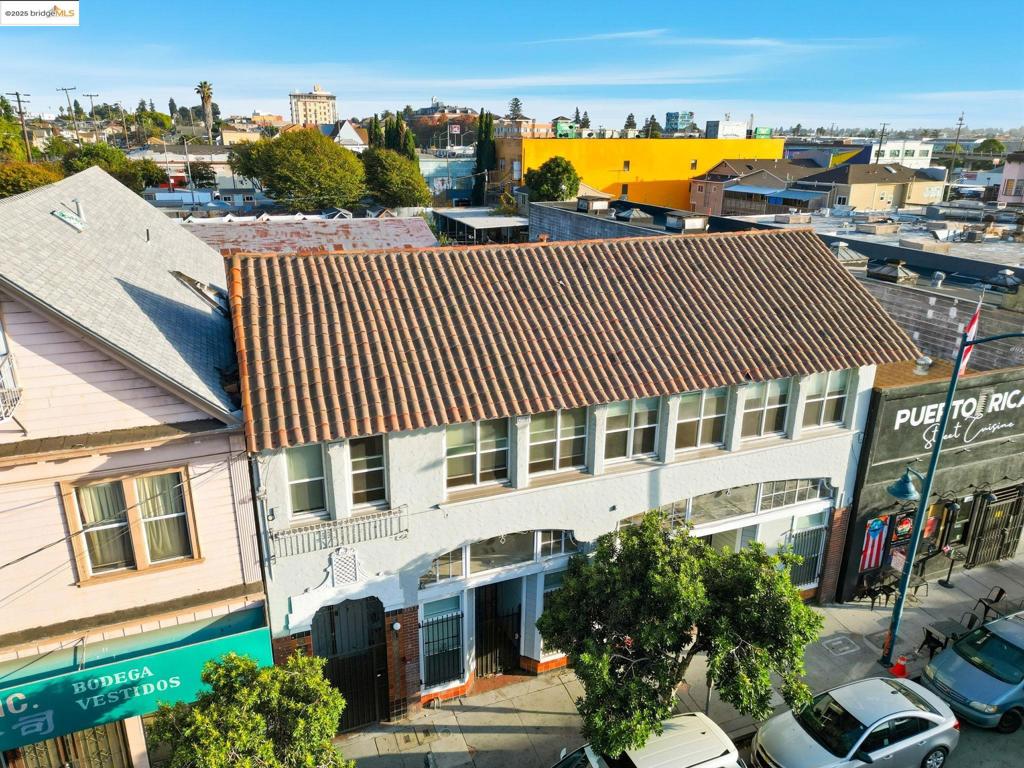 OAKLAND - Residential Income