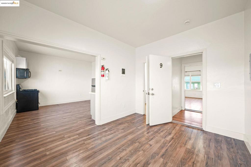 OAKLAND - Residential Income