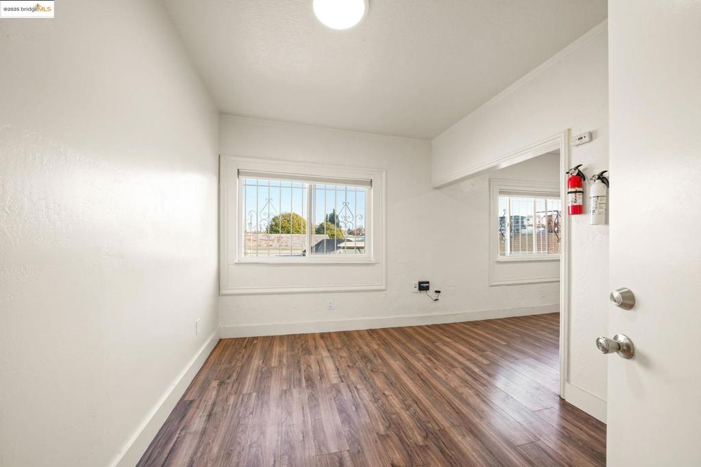 OAKLAND - Residential Income