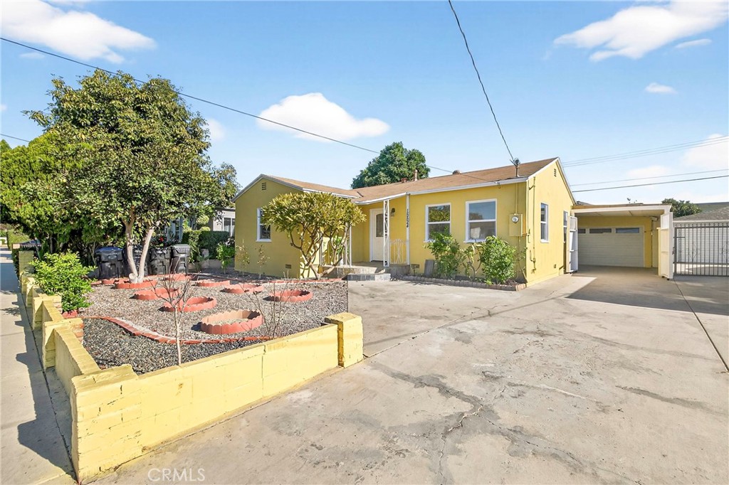 Properties 4 15524 Thornlake Ave