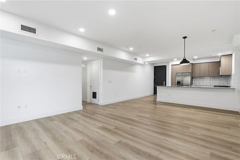 Photo of 12078 Guerin Street #101, Studio City, CA 91604 (MLS # SR25269530)