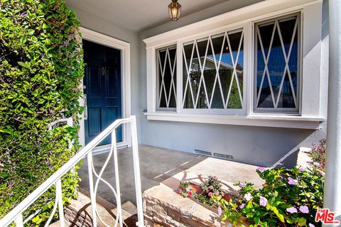 Photo of 326 N Vista Street, Los Angeles, CA 90036 (MLS # 25613835)