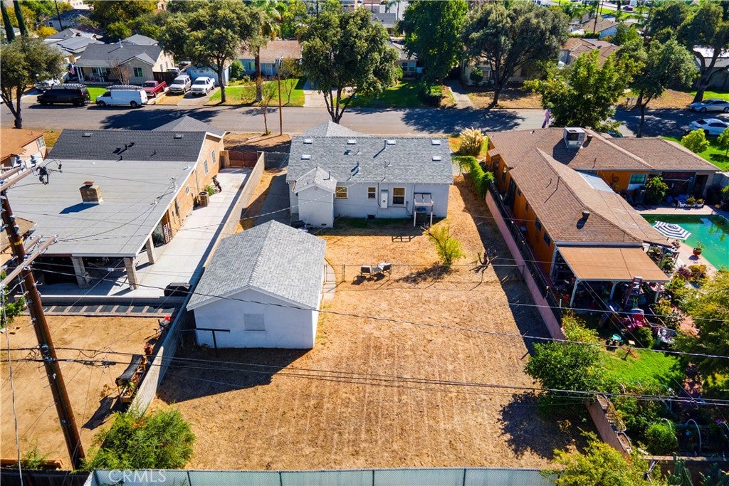 1068 W 24th
