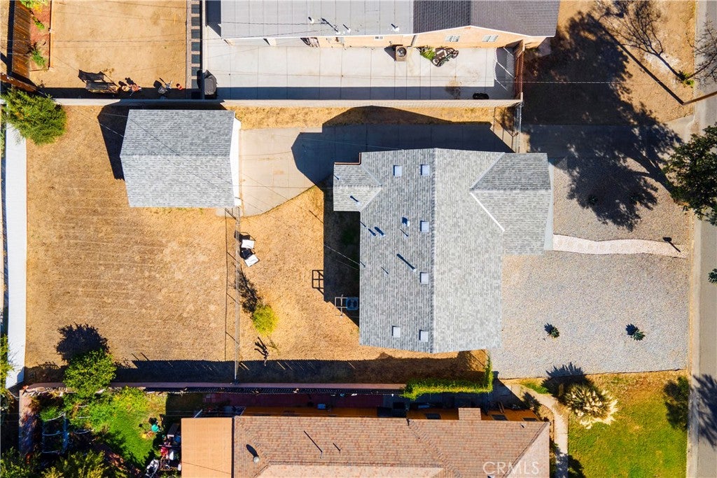 1068 W 24th
