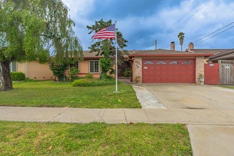 Photo of 691 Park Street, Salinas, CA 93901 (MLS # ML82043696)