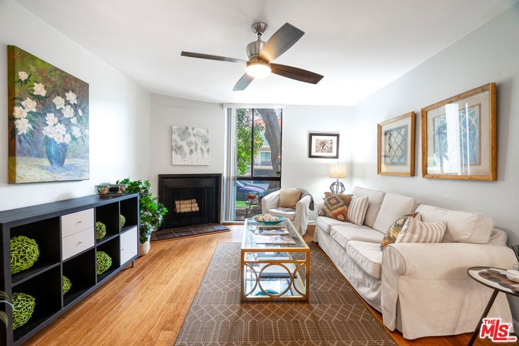 Photo of 11743 Darlington Avenue #1, Los Angeles, CA 90049 (MLS # 25619337)