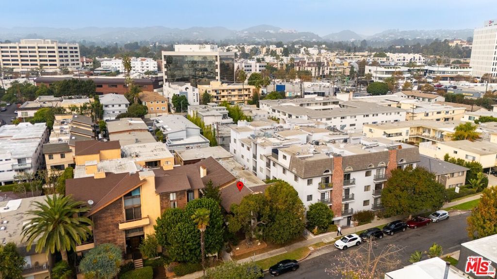 Photo of 11743 Darlington Avenue #1, Los Angeles, CA 90049 (MLS # 25619337)