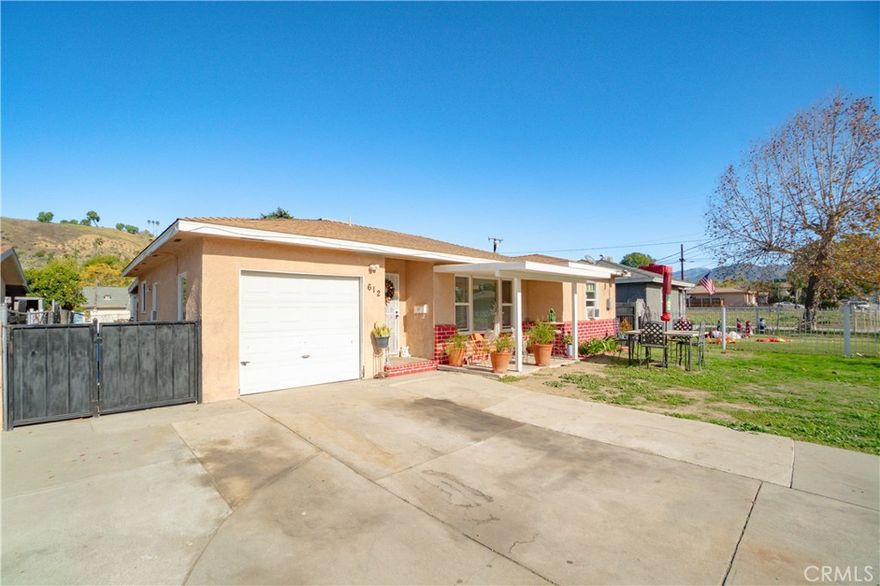 Good starter home featuring 2 bedrooms and 1 bathroom on a large lot. Plenty of parking available, offering great potential for expansion or outdoor use. Ideal opportunity for first-time buyers.