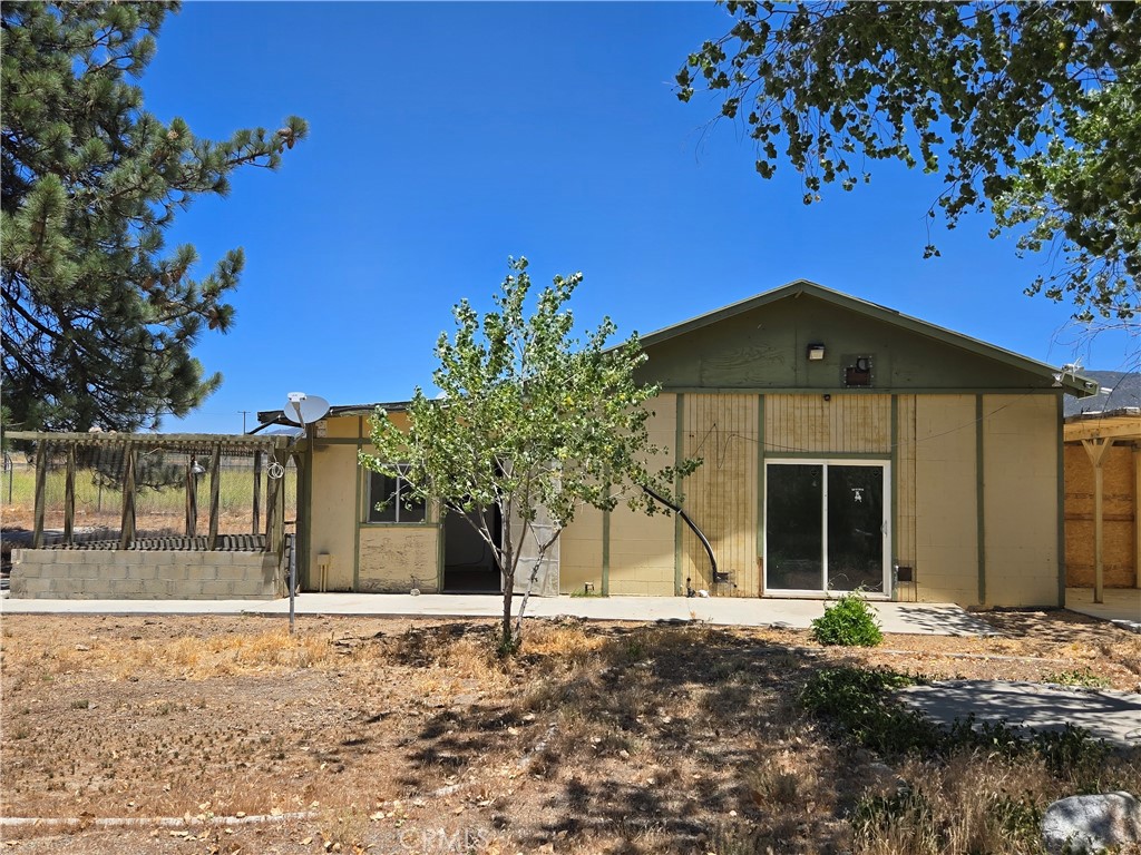2.96 Acres of flat usable land COMMERCIAL Zoning of M-M. This property has an approximately 1200 SF Cinder block building onsite with enclosed patio, multiple rooms and bathroom. The property is fully fenced has 2 electric meters, private water well, large barn, duck pond and some mature landscaping. This property offers great location with paved road frontage in beautiful Anza, CA. This property could have an assortment of uses per the zoning. Talk to an agent to obtain the zoning writeup or research with county the many uses with M-M zoning. Great spot for a business!