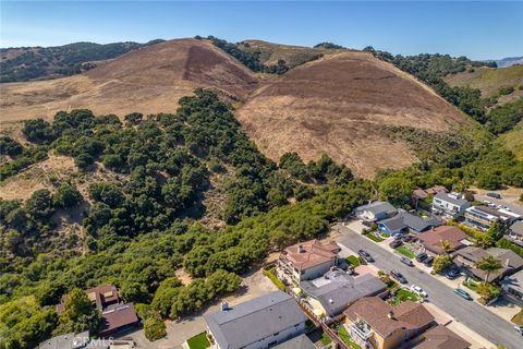 Tiny photo for 991 Visalia Street, Pismo Beach, CA 93449 (MLS # SC25182221)