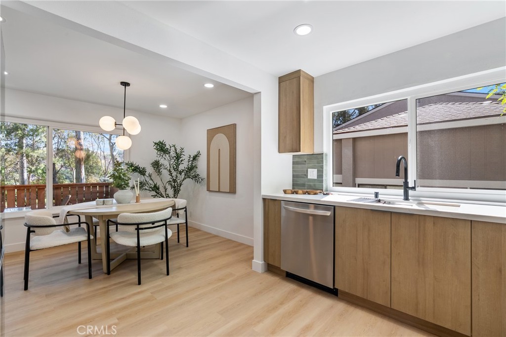 6577 E Camino Vista 6