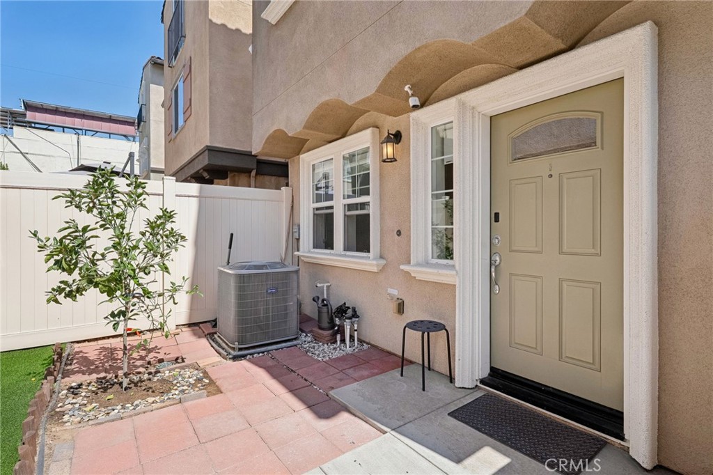 Beautiful 3 level home with no shared walls. Centrally located in Carson next to Torrance. Perfectly maintained. Low HOA and maintenance fees. Gated Community. The first floor entry is privately gated with an outside area for visitors, friends and family to gather. Also, the attached garage opens straight to the same first floor area. The 2nd level is open with a high ceiling living room and kitchen. The granite kitchen island opens towards the family room. Matching stainless steel appliances with plenty of storage. The master bedroom and master bath have double sinks. Experience this peaceful, friendly and quiet community. Nearby are shopping centers, including Ikea and Target. Nearest hospital is the Harbor UCLA Medical Center. Conveniently close to freeways. Amenities: playground and guest parking.
https://www.wellcomemat.com/embed/uploader?key=crmls&secret=b2c60b702bf5a9adc909c2ababd2666e&unique_id=F193000428&customid=SR25219870&video_type=1
https://media.showingtimeplus.com/sites/22111-main-st-6-carson-ca-90745-19157635/branded