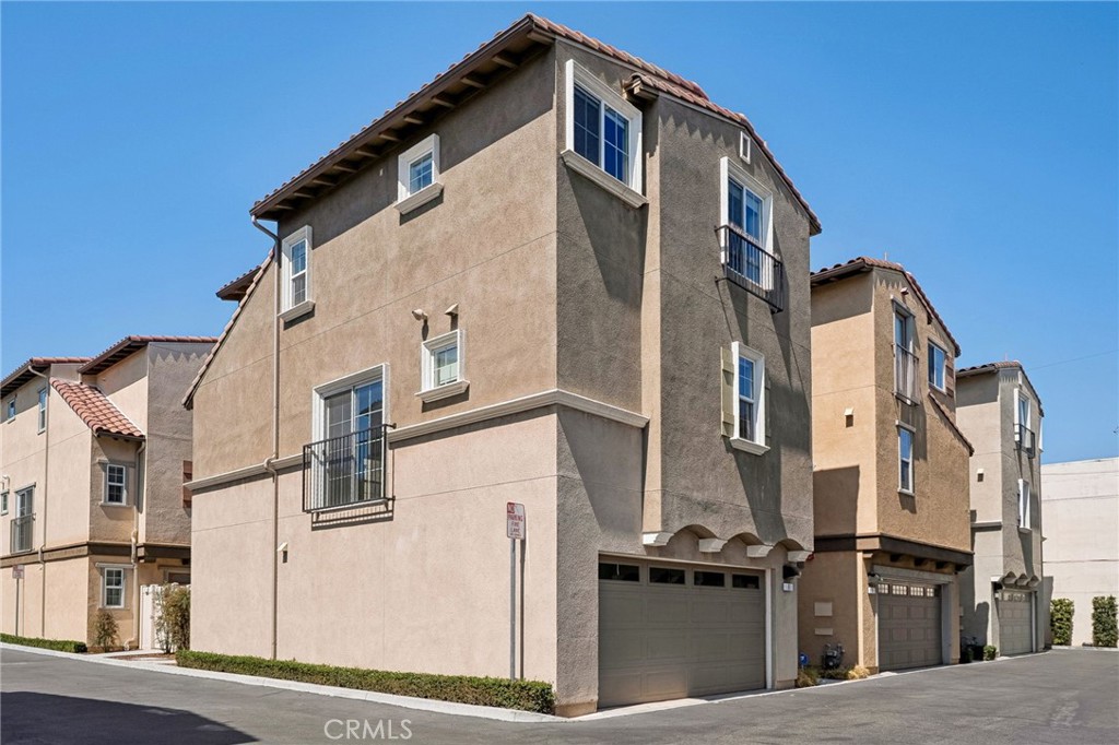 22111 Main Street 6