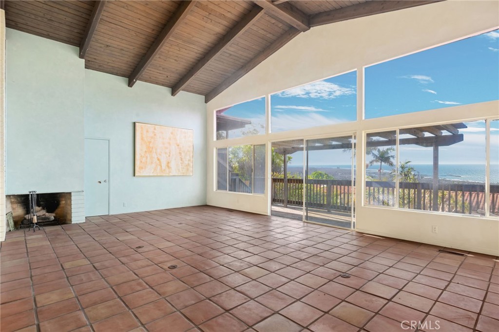 Perched in a prime location on Sunset Drive, the home offers breathtaking ocean views and endless potential. Ocean, harbor, islands and pier are all unobstructed and NO wires. With a great floorpan that maximizes space and natural light, this mostly original gem is ready for your vision. This unbeatable setting is a rare opportunity to bring your dream home to life. Fumigation and termite repairs complete. Sold As-Is.