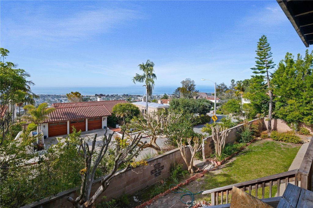 1806 Sunset Drive
