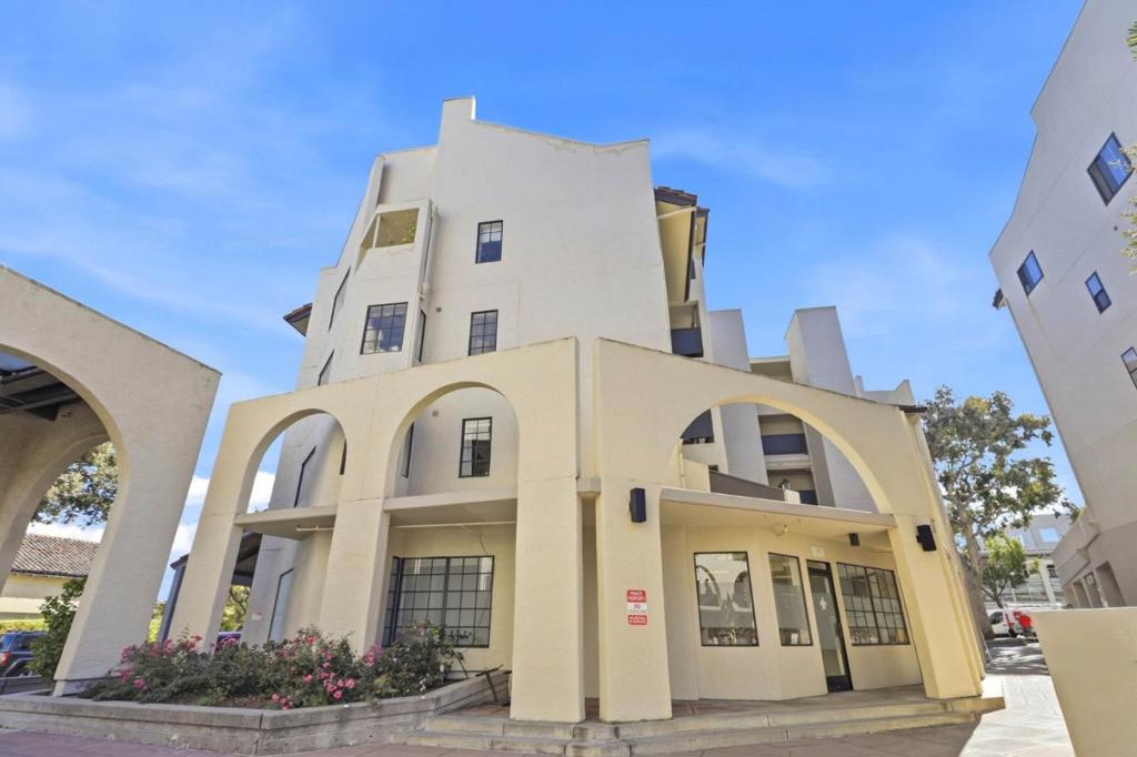 165 Forest Avenue 2C