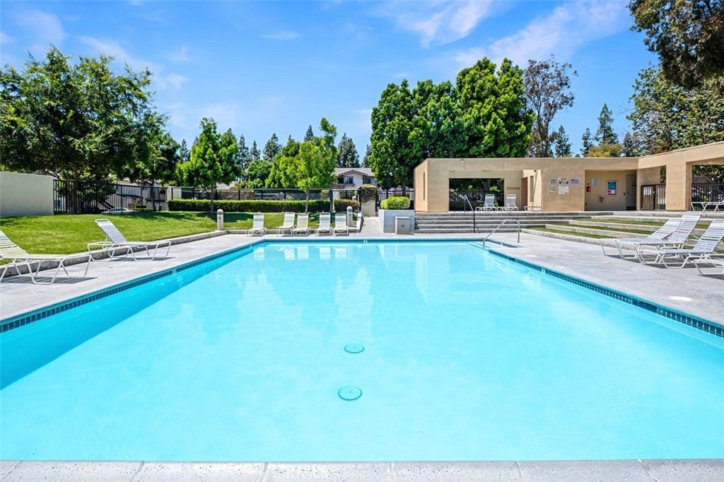 1 Woodleaf, Irvine CA 92614 - Photo 37