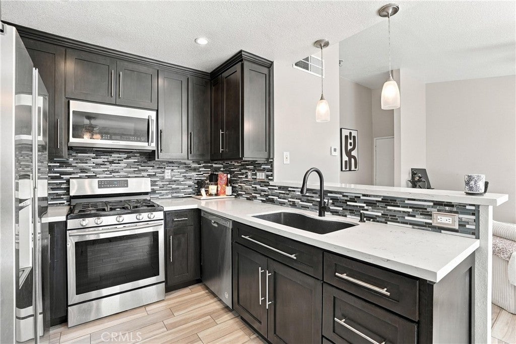 2616 Avenida del Vista B204
