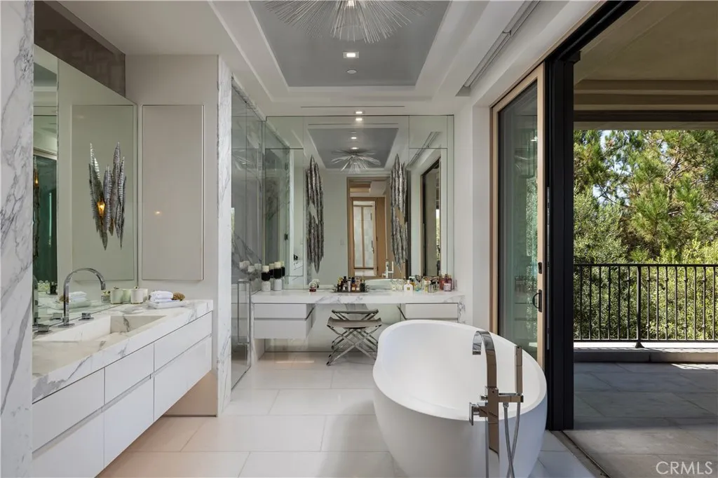 Newport Coast, California 92657, United States, 6 Bedrooms Bedrooms, ,11 BathroomsBathrooms,Residential,Active,209894