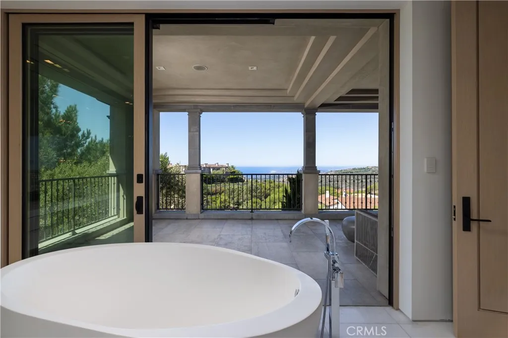 Newport Coast, California 92657, United States, 6 Bedrooms Bedrooms, ,11 BathroomsBathrooms,Residential,Active,209894