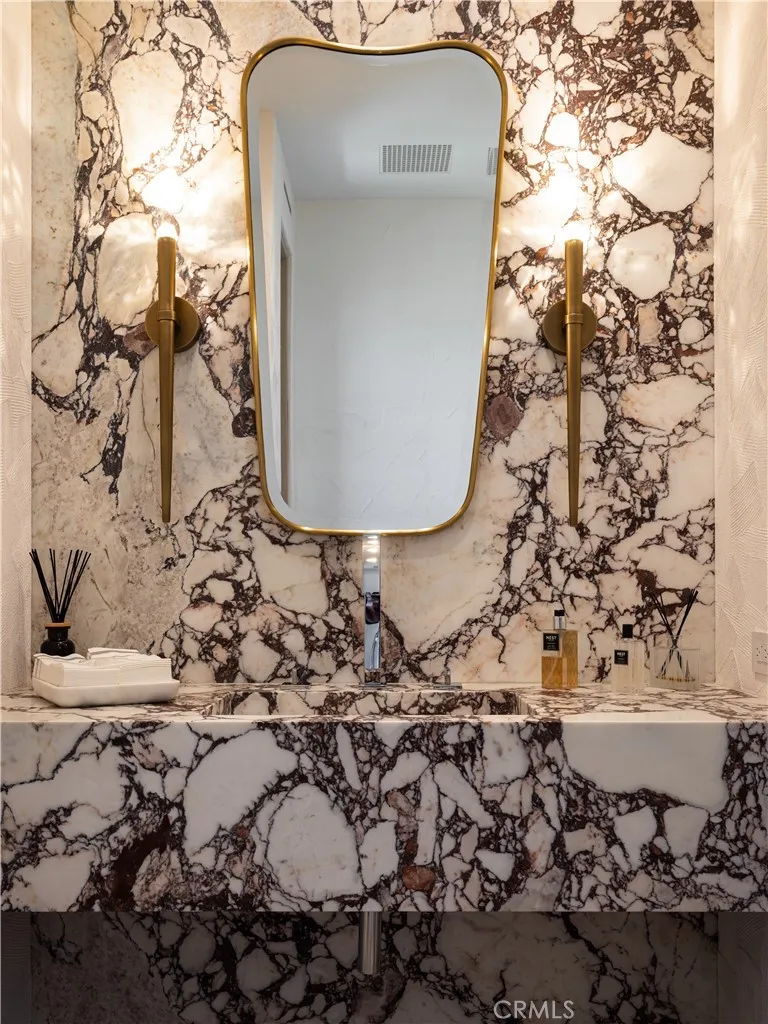 Newport Coast, California 92657, United States, 6 Bedrooms Bedrooms, ,11 BathroomsBathrooms,Residential,Active,209894