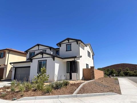 Photo of 33305 Rusty Court, Winchester, CA 92596 (MLS # AR26065286)