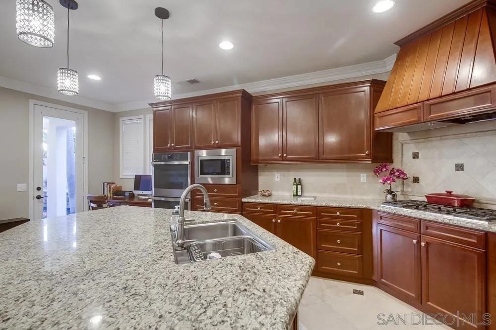 Chula Vista, California 91914, United States, 5 Bedrooms Bedrooms, ,5 BathroomsBathrooms,Residential,Active,183902