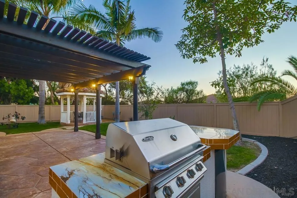 Chula Vista, California 91914, United States, 5 Bedrooms Bedrooms, ,5 BathroomsBathrooms,Residential,Active,183902