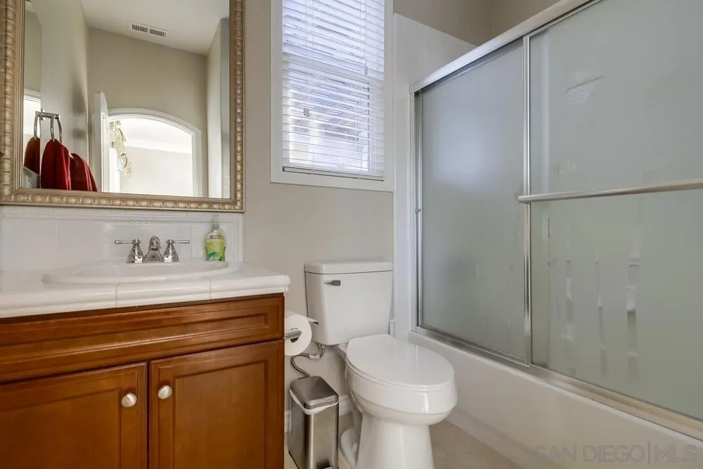 Chula Vista, California 91914, United States, 5 Bedrooms Bedrooms, ,5 BathroomsBathrooms,Residential,Active,183902