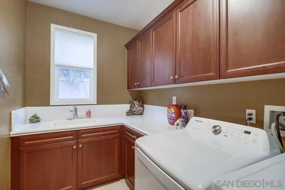 Chula Vista, California 91914, United States, 5 Bedrooms Bedrooms, ,5 BathroomsBathrooms,Residential,Active,183902