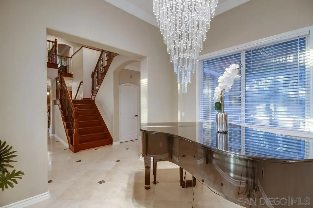 Chula Vista, California 91914, United States, 5 Bedrooms Bedrooms, ,5 BathroomsBathrooms,Residential,Active,183902