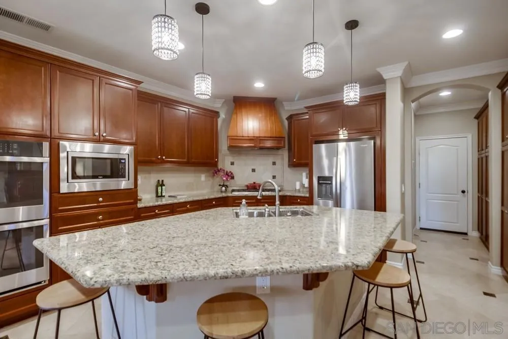 Chula Vista, California 91914, United States, 5 Bedrooms Bedrooms, ,5 BathroomsBathrooms,Residential,Active,183902