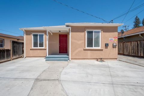 Photo of 1382 Locust Street, San Jose, CA 95110 (MLS # ML82045832)