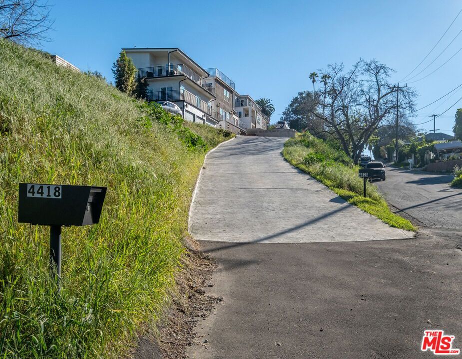 4418 Bowman Boulevard