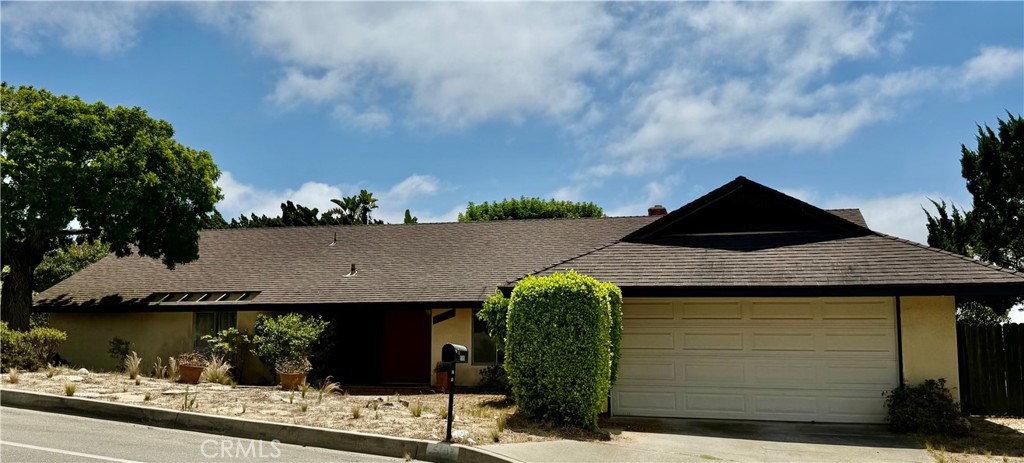 Contractor’s and Remodelers Dream in Coveted Top of the World, Laguna Beach!
Incredible opportunity to own a single-level ranch-style home on an expansive 10,600+ sq ft lot with a flat yard and ocean views! This 3-bedroom, 2.5-bath residence offers endless potential to renovate or rebuild in one of Laguna Beach’s most sought-after neighborhoods. Featuring a spacious layout with a large family room, living room, formal dining room, and generous wraparound yard—perfect for entertaining or expanding. Enjoy the proximity to award-winning schools, trails, parks, and just minutes to world-renowned beaches and village shops. Bring your vision—this fixer-upper is the ideal canvas to create your dream coastal retreat!