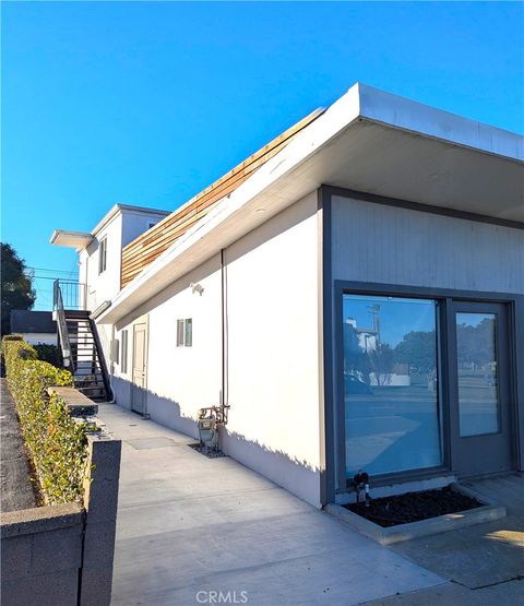 Photo of 1716 Manhattan Beach Boulevard #C, Manhattan Beach, CA 90266 (MLS # SB26022549)