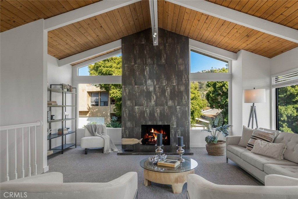 933 Meadowlark Drive