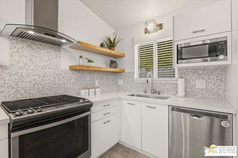 Tiny photo for 547 N Sunrise Way, Palm Springs, CA 92262 (MLS # 26986579PS)