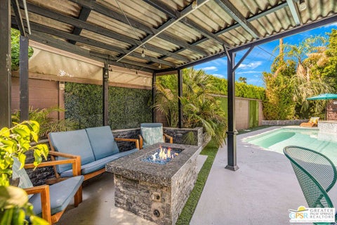 Tiny photo for 547 N Sunrise Way, Palm Springs, CA 92262 (MLS # 26986579PS)