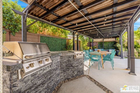 Tiny photo for 547 N Sunrise Way, Palm Springs, CA 92262 (MLS # 26986579PS)