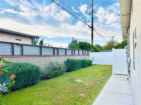 Photo of 8655 Ranchito Avenue, Panorama City, CA 91402 (MLS # SR26051727)