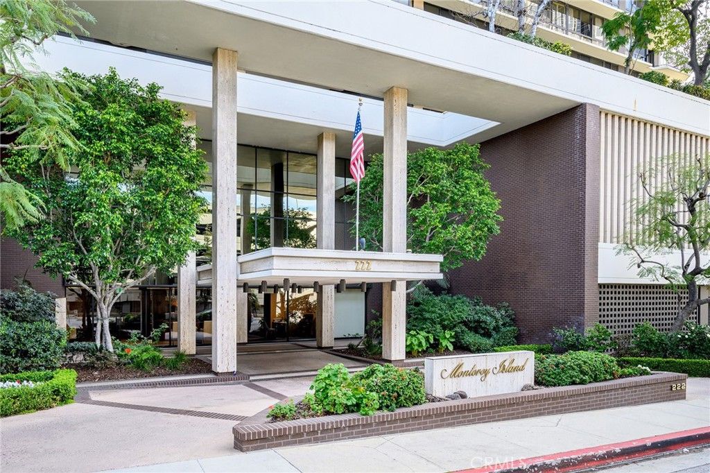 Photo of 222 Monterey Road #1603, Glendale, CA 91206 (MLS # GD26034739)