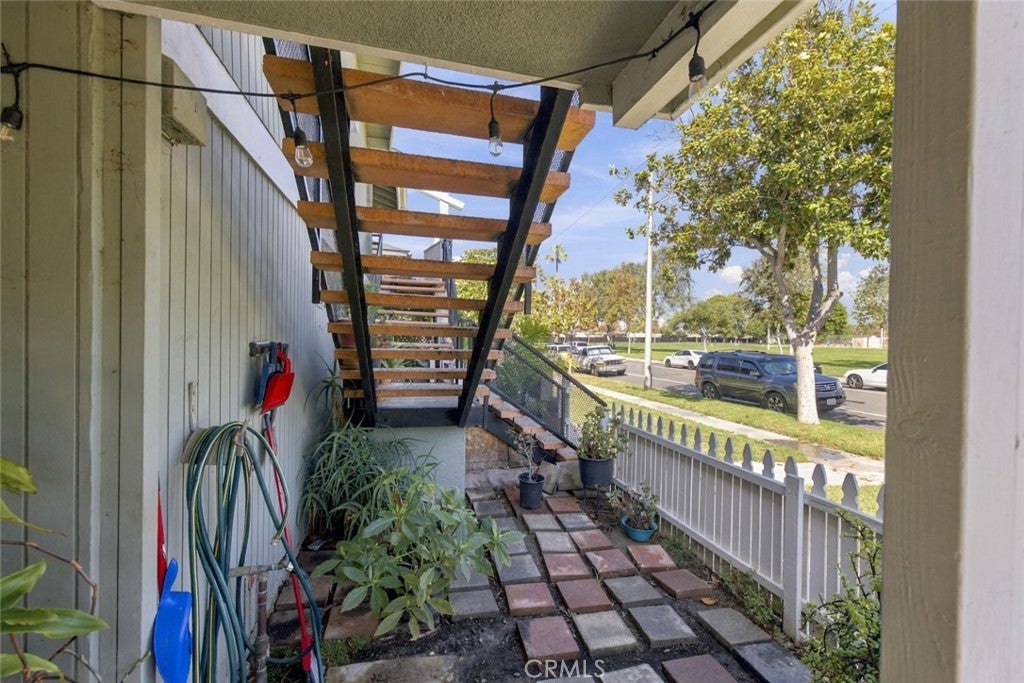 2318 W Greenacre
